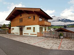 Stunning Holiday Home With Balcony, Ski Storage, Parking