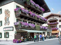 Stunning Holiday Home With Balcony, Ski Storage, Parking