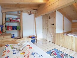 Stunning Holiday Home With Balcony, Ski Storage, Parking