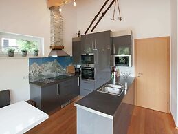 Stunning Holiday Home With Balcony, Ski Storage, Parking