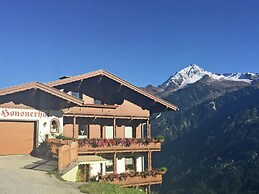Quaint Apartment in Finkenberg near Ski Lift