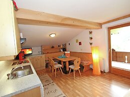 Quaint Apartment in Finkenberg near Ski Lift