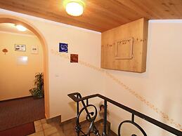 Quaint Apartment in Finkenberg near Ski Lift