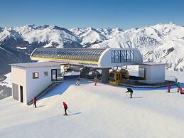 Quaint Apartment in Finkenberg near Ski Lift