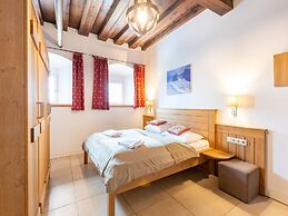 Traditional Holiday Home With Sauna in Niedernsill