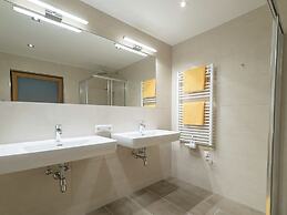 Luxurious Apartment With Terrace