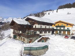 Modern Holiday Home Near the ski Area