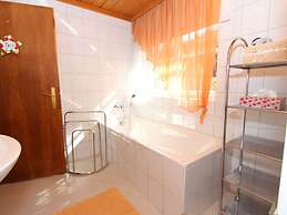 Cozy Chalet in Bramberg am Wildkogel with Sauna near Ski Lift