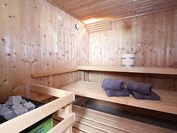 Cozy Chalet in Bramberg am Wildkogel with Sauna near Ski Lift