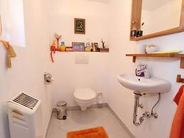 Cozy Chalet in Bramberg am Wildkogel with Sauna near Ski Lift