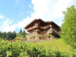 Luxurious Apartment in Saalbach-hinterglemm Near Ski Area