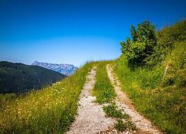 Apartment With Balcony and Sauna