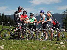 Apartment With Balcony and Sauna