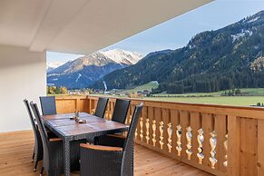 Exquisite Holiday Home near Ski Area in Königsleiten