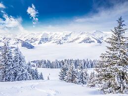 Boutique Holiday Home in Kirchberg with Hot Tub