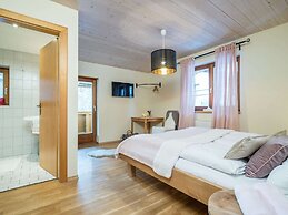 Boutique Holiday Home in Kirchberg with Hot Tub