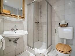 Boutique Holiday Home in Kirchberg with Hot Tub