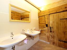 Cozy Chalet in Sankt Johann in Tirol near Ski Area
