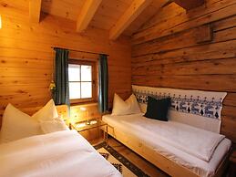 Cozy Chalet in Sankt Johann in Tirol near Ski Area