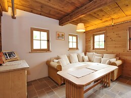 Cozy Chalet in Sankt Johann in Tirol near Ski Area
