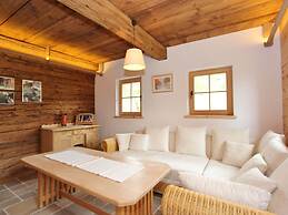 Cozy Chalet in Sankt Johann in Tirol near Ski Area