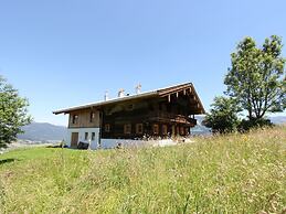 Cozy Chalet in Sankt Johann in Tirol near Ski Area