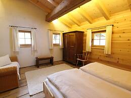 Cozy Chalet in Sankt Johann in Tirol near Ski Area