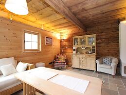Cozy Chalet in Sankt Johann in Tirol near Ski Area