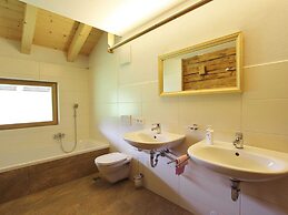 Cozy Chalet in Sankt Johann in Tirol near Ski Area