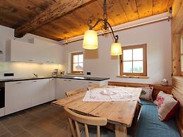 Cozy Chalet in Sankt Johann in Tirol near Ski Area