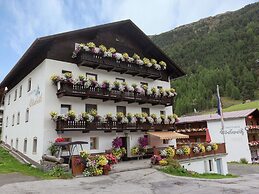 Guesthouse in Vent With Balcony