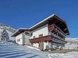 Beautiful Apartment in Brixen in the Thale