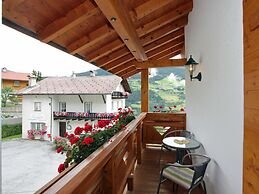 Modern Apartment in Hochgallmigg With Balcony