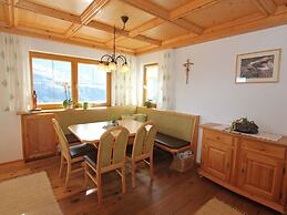 Cosy Holiday Flat With Garden in Wenns