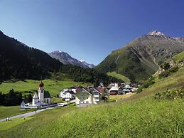Cozy Apartment near Ski Area in Sautens