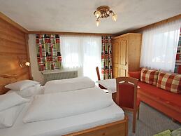 Apartment With Mountain Views From the Balcony