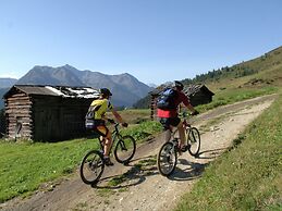Apartment With Mountain Views From the Balcony