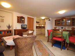 Spacious Apartment in Kitzbuhel near Ski Lift