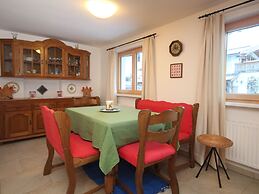 Spacious Apartment in Kitzbuhel near Ski Lift