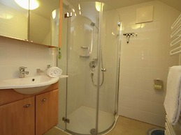 Spacious Apartment in Kitzbuhel near Ski Lift