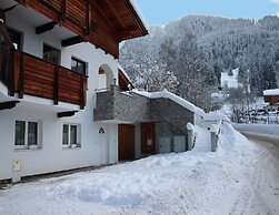 Spacious Apartment in Kitzbuhel near Ski Lift