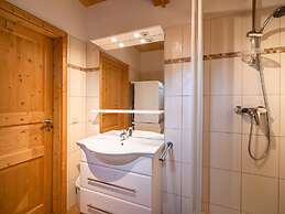 Wooden Chalet in Styria near Kreischberg Ski Area