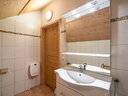 Wooden Chalet in Styria near Kreischberg Ski Area