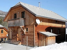 Wooden Chalet in Styria near Kreischberg Ski Area