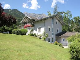 Stylish Holiday Oasis With Sauna & Garden