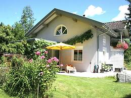 Stylish Holiday Oasis With Sauna & Garden