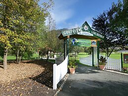 Apartment With a Joint Pool in Watring