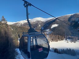 Chalet Only 200 m From ski Lift With Sauna