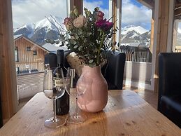Comfortable Chalet in Hohentauern with Whirlpool near City Center