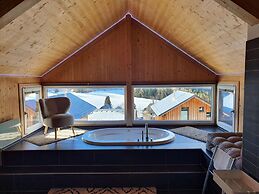Comfortable Chalet in Hohentauern with Whirlpool near City Center
